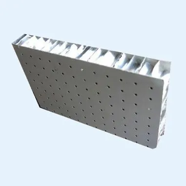 Perforert aluminium honeycomb panel
